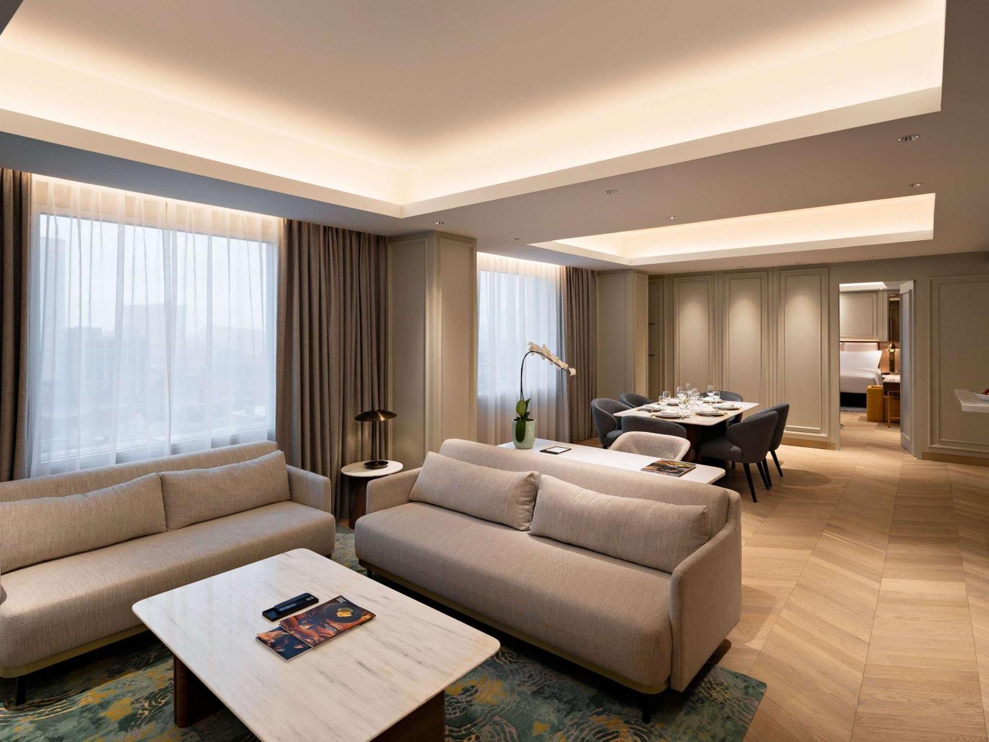 Moevenpick Hotel Jakarta City Centre Exterior foto